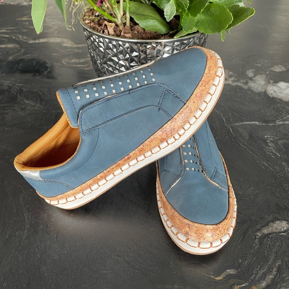 NWOT ladies loafers - Picture 1 of 4